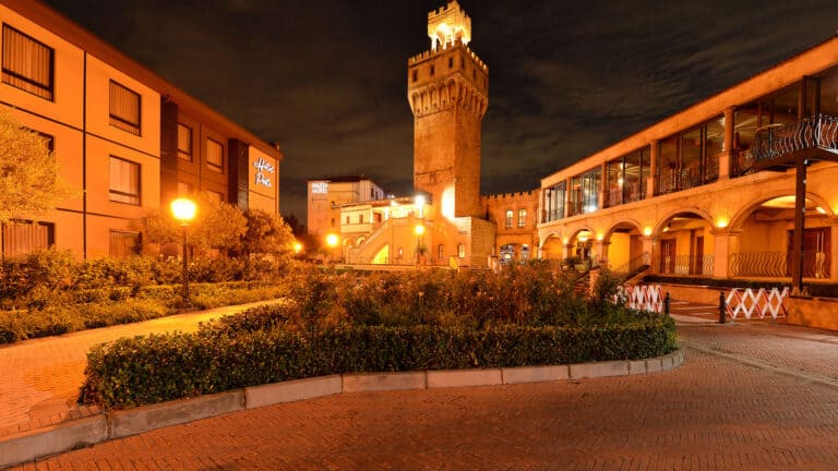 Hotel Perte is your ideal choice to stay at Montecasino