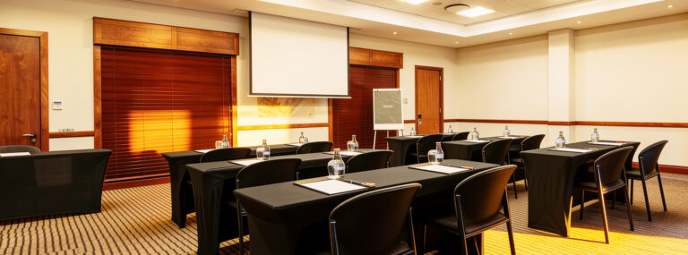 Meetings Pivot Hotel