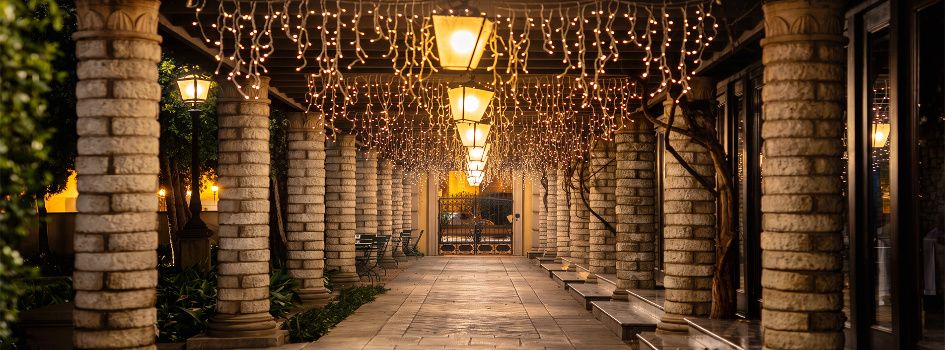 Rosa Walkway
