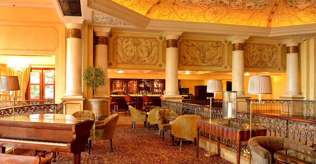 The Palazzo Hotel Cafe Rialto Bar