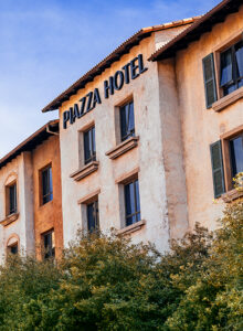 Piazza Hotel