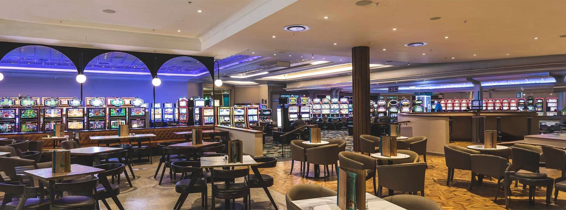 Hemingways-Casino-Felix-Restaurant-Large